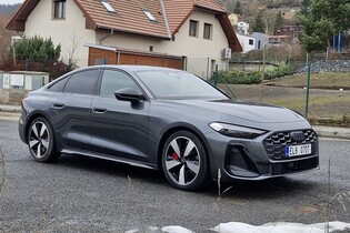 Audi A5 e-hybrid S-line (270 kW)