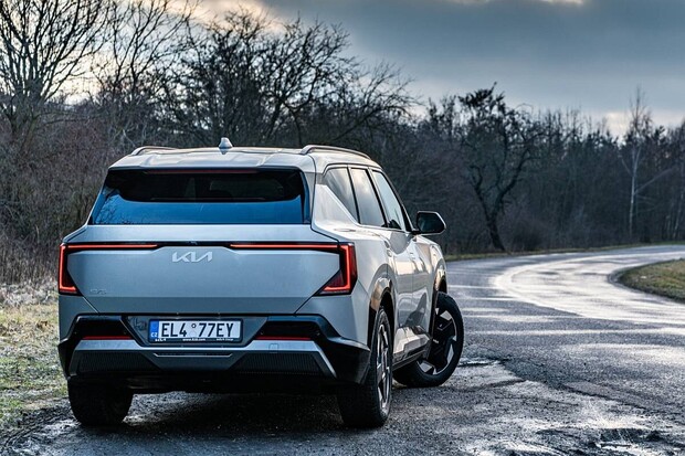 Kia EV5 dostává nový pohon. Už může do terénu, na okruh zatím ne