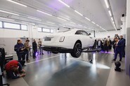 Pražské lázně pro vozy Rolls-Royce. Nejčastěji tam míří elektrický Spectre