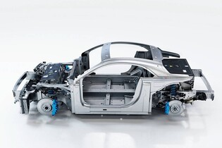 Alpine brzdí elektrické nadšení. Nejslavnější model možná bude i nadále tankovat