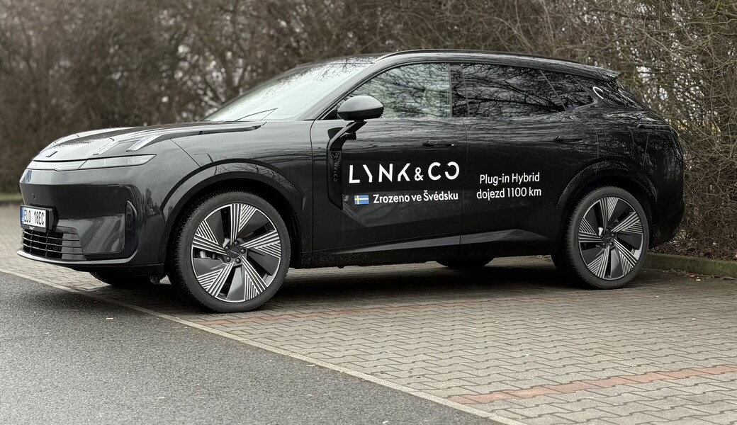 Lynk & Co 08 PHEV