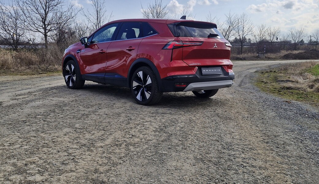 Mitsubishi Grandis 1.8 Hybrid Instyle+ (2026)