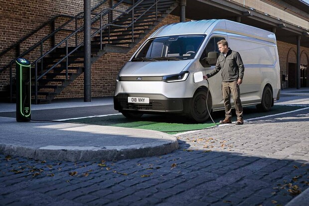 Ford uvedl levnou elektrickou dodávku. Vzniká v Číně