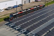 Metro napájené sluncem. DPP má největší fasádní fotovoltaiku v Česku