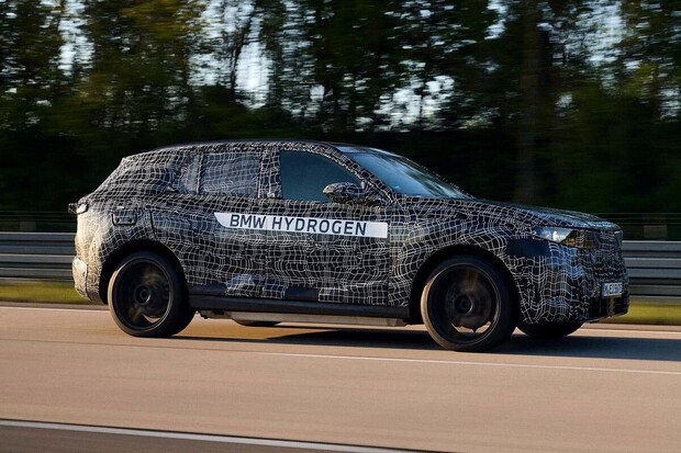 Chystané BMW iX5 dostane obrovskou baterii. Ukazuje to uniklý dokument organizace EPA