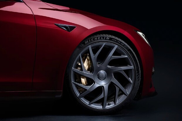 Na trh míří limitovaná edice dvou modelů od Tesly. Určeny jsou pro 350 vyvolených