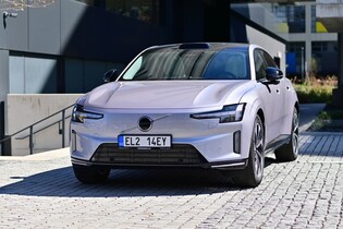 Začínáme testovat Volvo ES90. Luxusní elektromobil, který sází hlavně na komfort