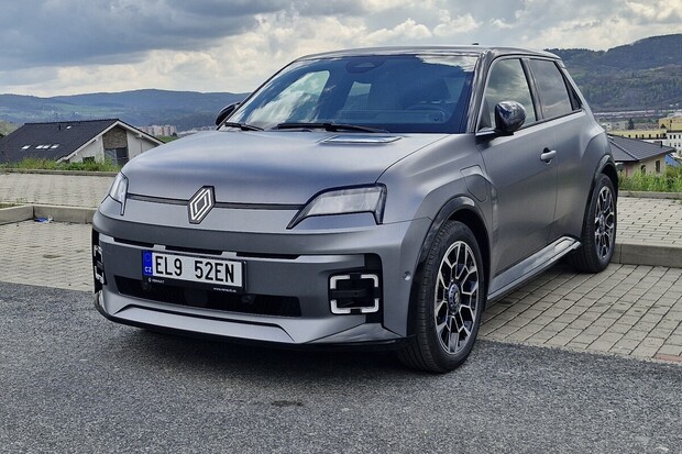 Renault 5 E-Tech Roland Garros (2026)