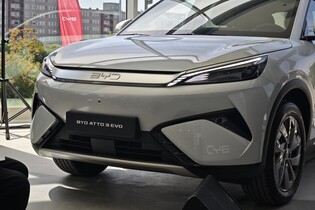 BYD Atto 3 EVO je v Přiváží 800V techniku i pohon všech kol
