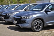 BYD do Česka přiváží Sealion 5 DM-i. Už jsme si ho důkladně prohlédli
