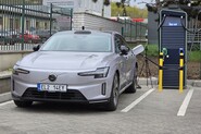 Volvo ES90 překonalo maximum, křivka ale rychle padá