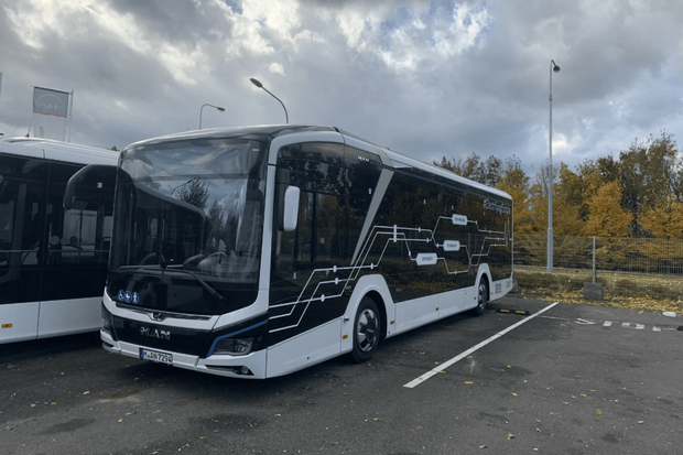 Kroměříž přepíná na zelenou. Do ulic vyjíždí první elektrobus