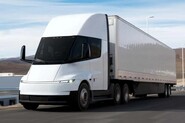 Tesla konečně spustila sériovou výrobu modelu Semi. Trvalo jí to devět let