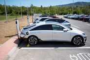Hyundai v Nošovicích otevřel jeden z největších nabíjecích hubů v Česku