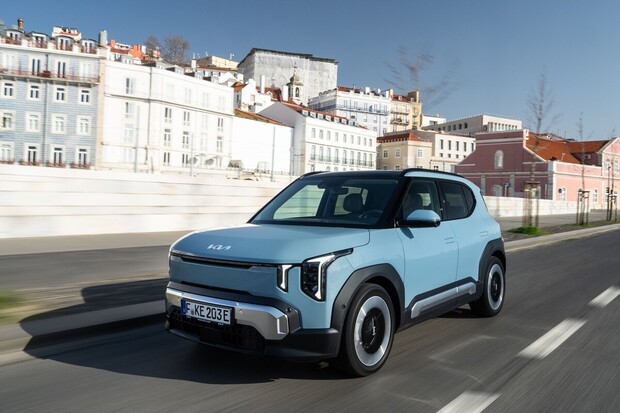 Nejmenší elektromobil Kia jde do výroby. EV2 chce zaujmout dojezdem i cenou