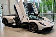 Prohlédli jsme si Aston Martin Valhalla. Hybridní hypersport dorazil do Prahy