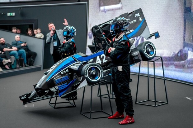 Méně vody, více vzduchu. Nová autonomní elektroformule z ČVUT váží o 10 kg méně