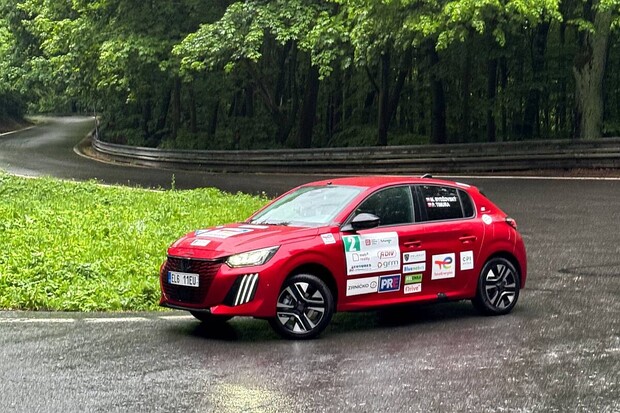 Úspěšný víkend týmu Peugeot TotalEnergies: dvojité pódium na Moravě