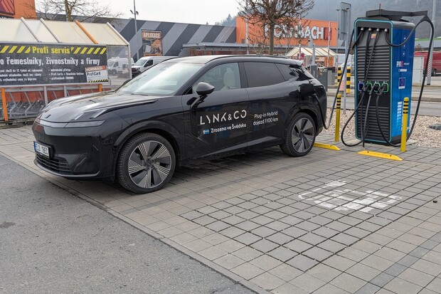 Jak rychle se nabije Lynk & Co 08 PHEV?