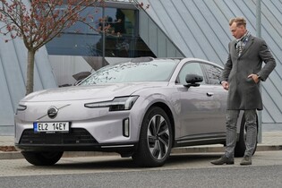 Volvo ES90