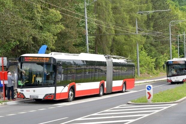 Ústí hlásí novou trolejbusovou trať po 17 letech. Z kopce jede na baterky