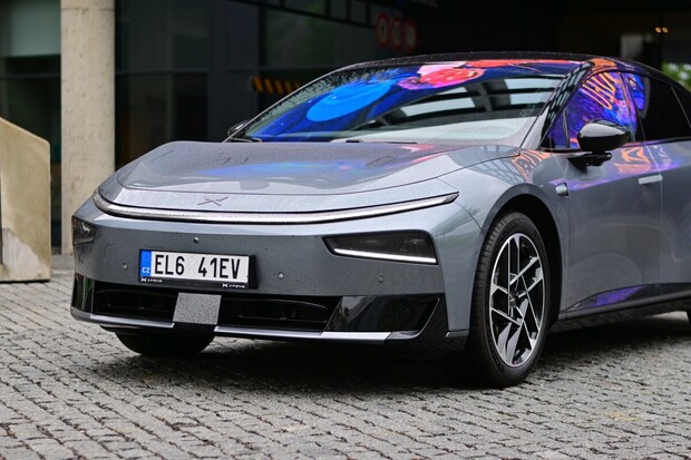 Testujeme Xpeng P7+, luxusní liftback za cenu běžného elektromobilu