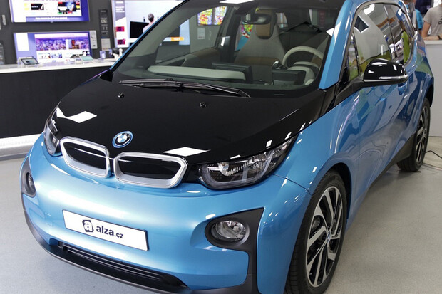 Alza.cz rozšiřuje sortiment elektromobilů. Nabídne i BMW i3