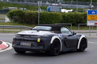 Audi TT se vrací? Zamaskovaný prototyp znovu vyjel na silnice