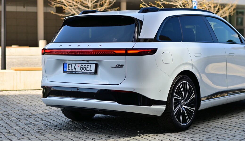Xpeng G9