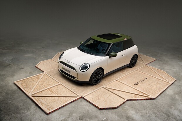 Mini představilo pro modelovou řadu Cooper speciální edici Paul Smith Edition