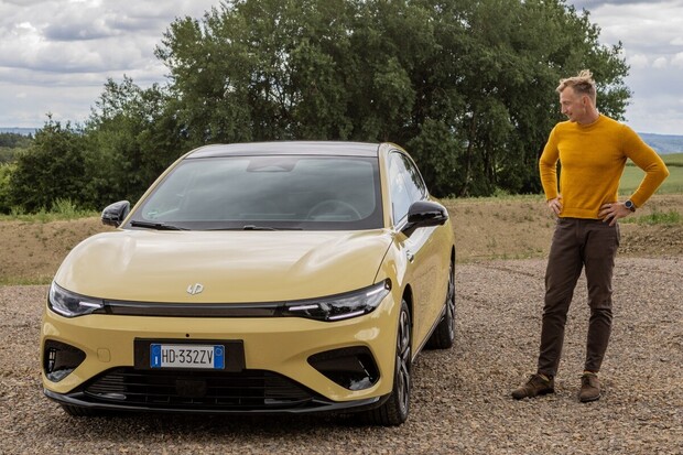 Ptejte se nás na zajímavý Leapmotor B05. Poprvé ho řídíme v Německu