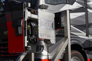 Tři megawatty na obzoru. MAN ukázal, jak nakrmit elektrický náklaďák za 10 minut