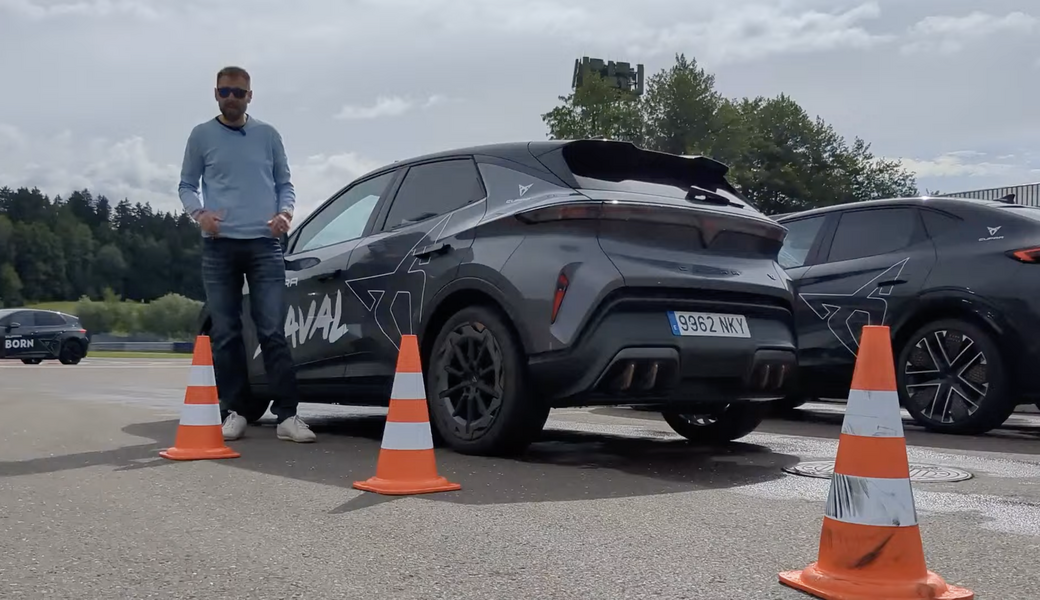 Cupra Raval VZ na okruhu