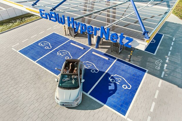 EnBW zlevňuje letní nabíjení na svých stanicích. Ušetříte až 14 %