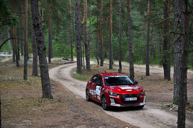 Tým Peugeot TotalEnergies vybojoval v Litvě historické stříbro