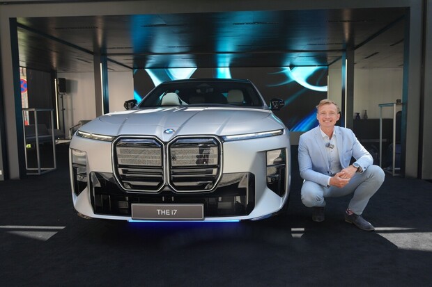Výše je už jen Rolls-Royce. Tohle je výrazně vylepšené BMW i7