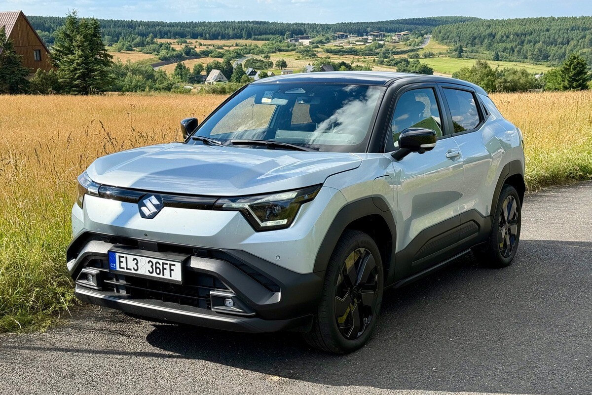 Testujeme Suzuki e Vitara. První elektromobil Suzuki sází na úplně jinou filozofii než většina konkurence