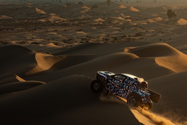 Toyota vyšle na Dakar vodíkový Hilux. Extrémní rallye prověří palivové články