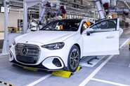 Mercedes-Benz začal vyrábět elektrickou třídu C. O produkci se stará Maďarsko