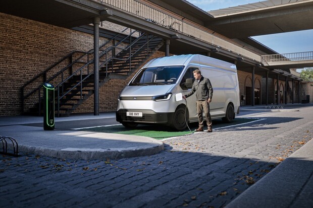 Ford začal prodávat nový elektrický Transit City. Cena startuje pod 800 tisíci
