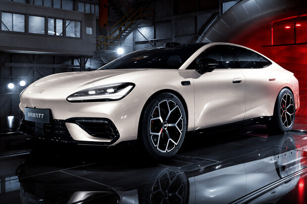 Geely Galaxy TT prý ujede 725 km s baterií o kapacitě 75 kWh