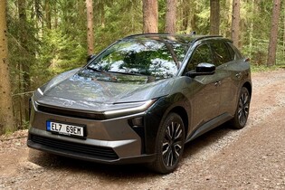 Testujeme novou Toyotu bZ4X. Jak obstojí nejlépe vybavená verze za 1,46 milionu?