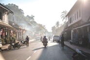 Experiment v Jihovýchodní Asii. Laos ze dne na den zakázal dovoz spalovacích aut