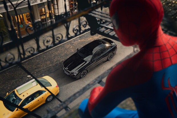 BMW zamířilo do nového Spider-Mana. Jeho auta většina diváků ani nezaregistruje