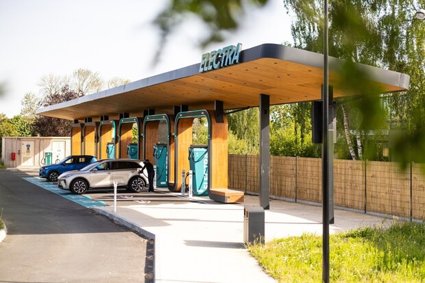 Nabíječka v Praze o výkonu 600 kW se blíží. Postaví ji Electra