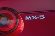 Nová Mazda MX-5 bude i na elektřinu. Spekulace přiživil sám šéf Mazdy