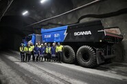 Švédský důl testuje obří elektrické náklaďáky 1,25 km pod zemí