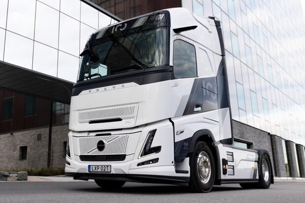 Volvo Trucks představilo novou výroční edici. Dostala ji vlajková řada FH