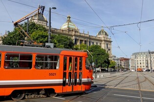 K pražskému Národnímu muzeu přijela první tramvaj po 46 letech