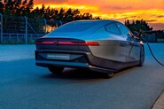 Volkswagen představil převratnou studii elektromobilu. Jezdí za 7,5 kWh na 100 km